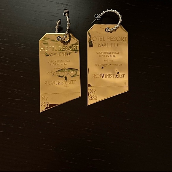 Zara Gold Tone Dangle Earrings Hotel Resort Malibu Tags - Picture 7 of 7